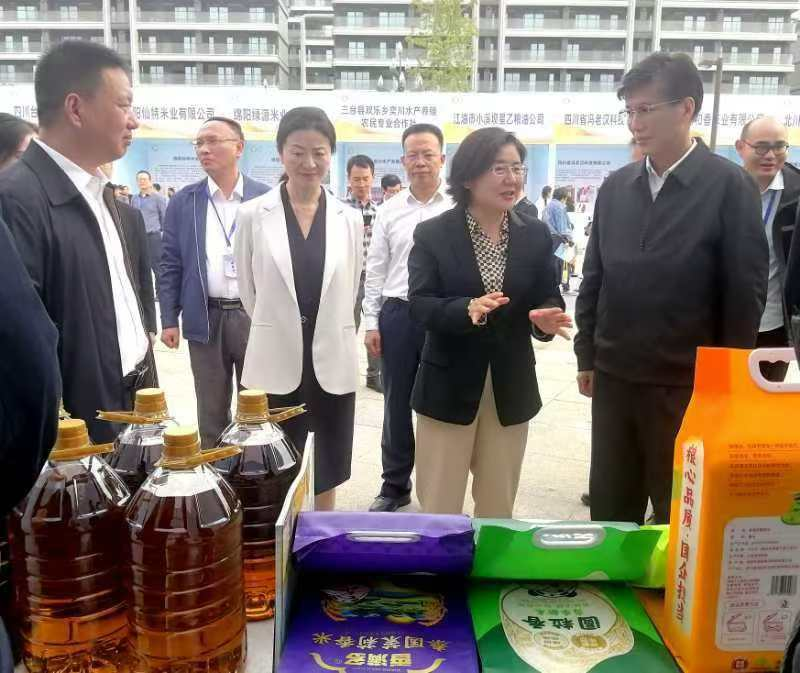 市粮油集团在2024年世界粮食日和粮食安全宣传周四川主会场（绵阳）活动上作保障粮油食品安全承诺